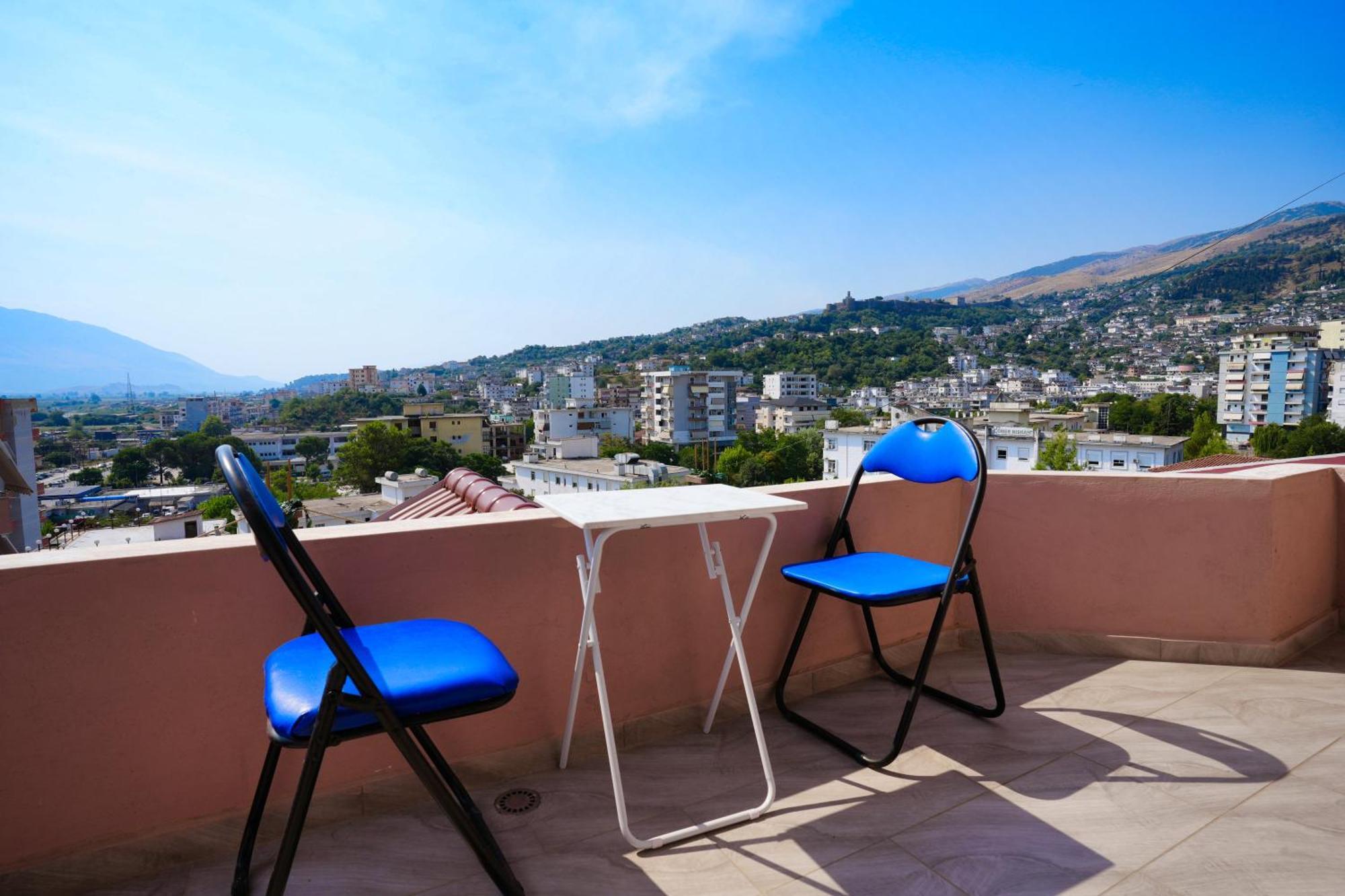 The View Rooms And Terrace Gjirokastër Esterno foto