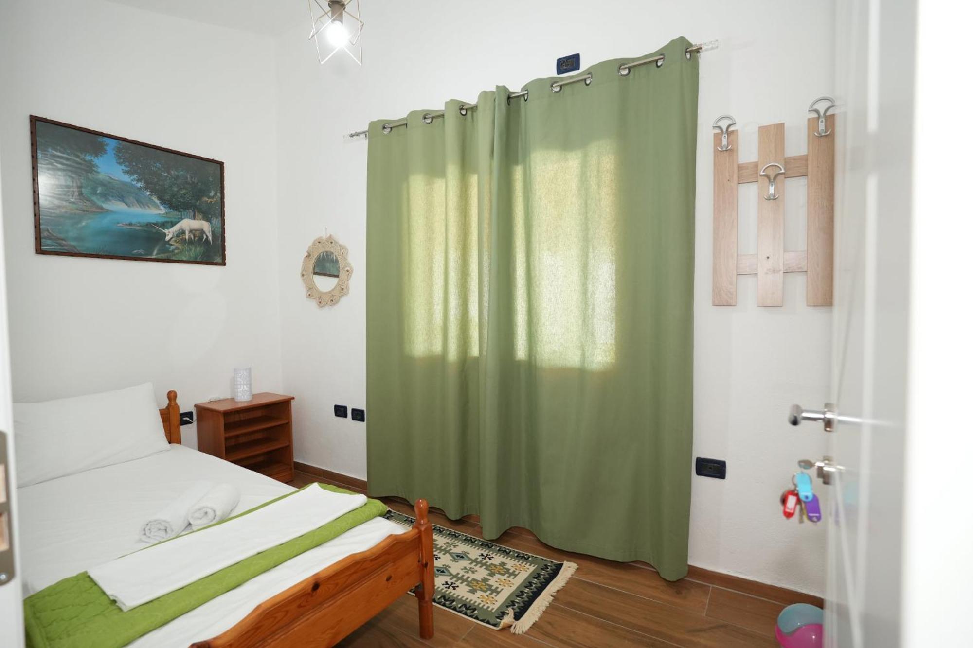 The View Rooms And Terrace Gjirokastër Esterno foto